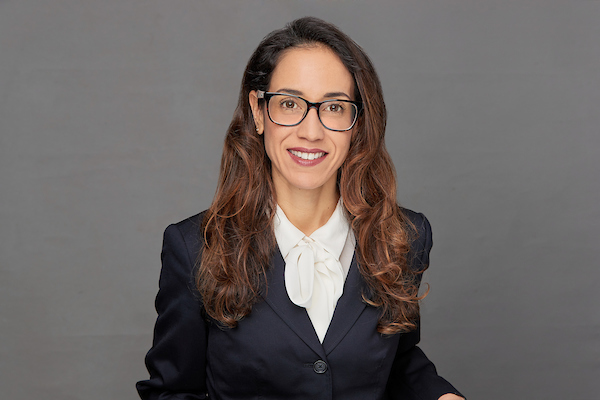 Dr. Carmen Astor Dr. Carmen Astor